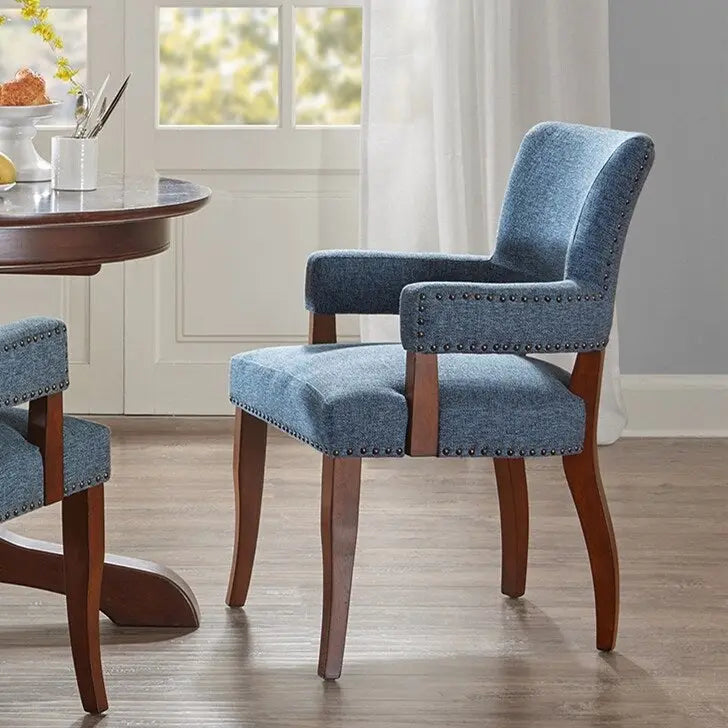 Fauteuil de salle à manger capitonné avec clous décoratifs en laiton, pieds en bois expresso, marron