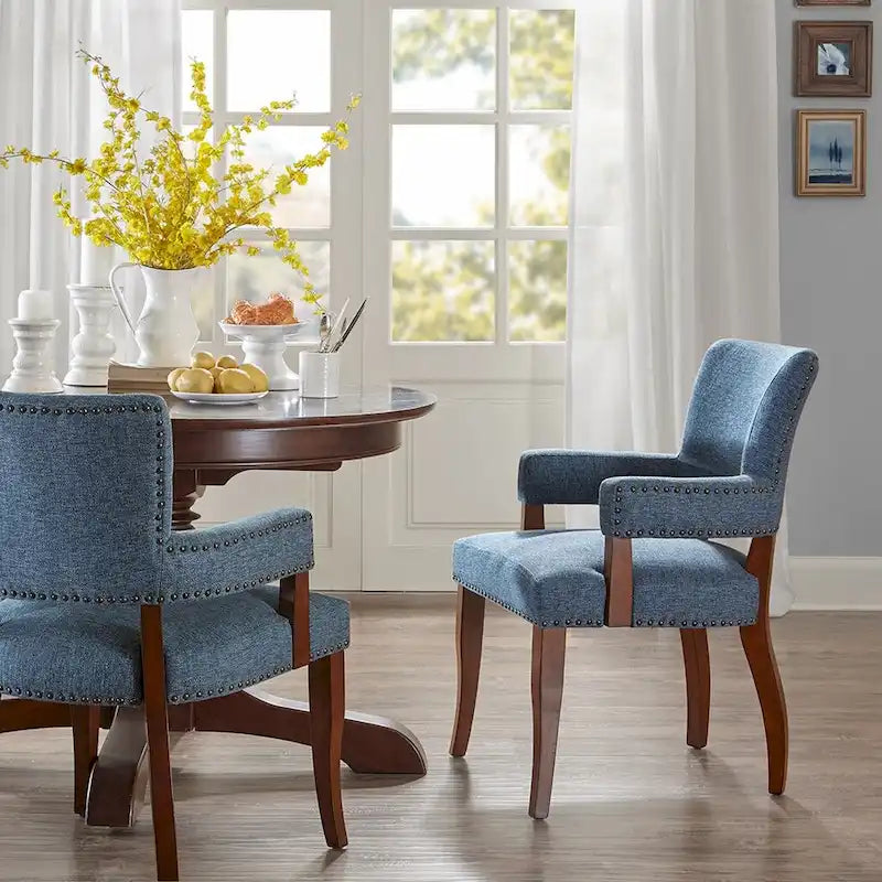 Fauteuil de salle à manger capitonné avec clous décoratifs en laiton, pieds en bois expresso, marron