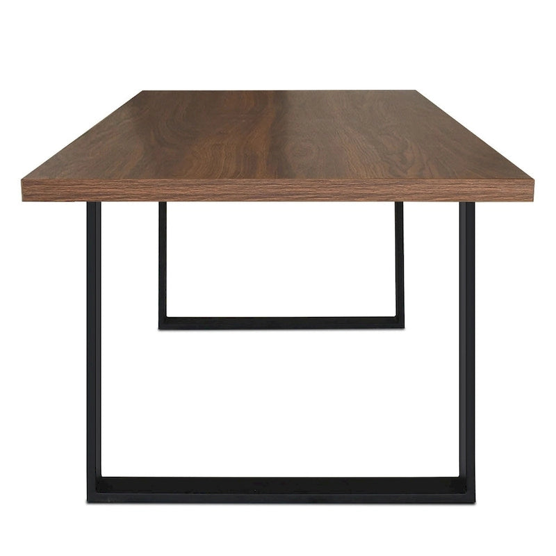 Table à manger rectangulaire moderne, plateau imitation bois, pieds en métal noir mat, noyer chêne