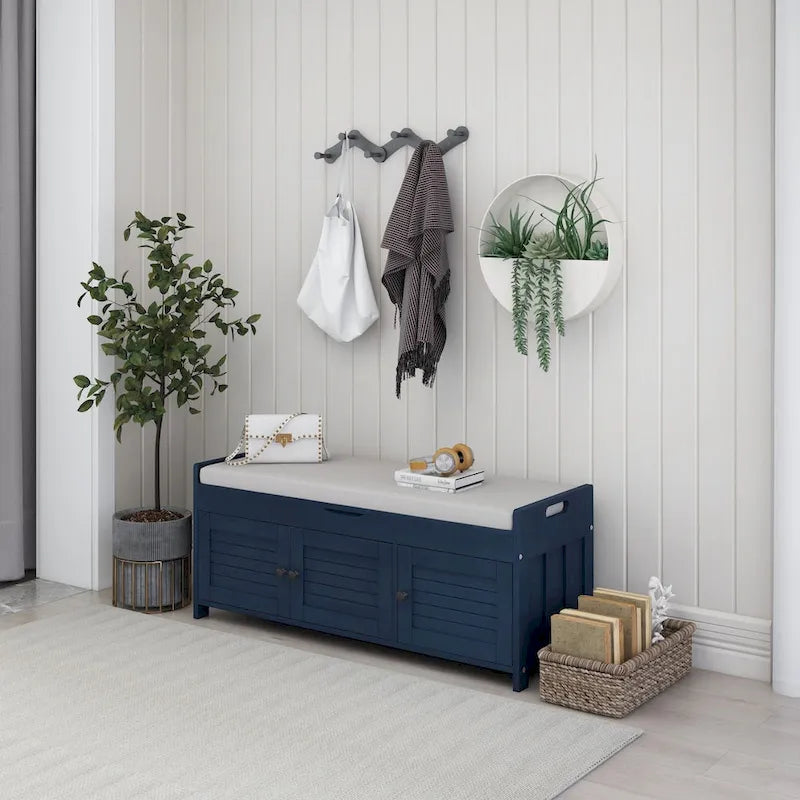 Banc de rangement rustique en bois avec portes persiennes et coussin rembourré