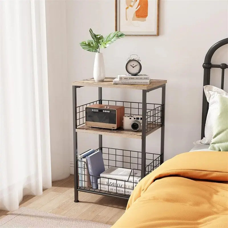 Table d'appoint industrielle marron rustique à 3 niveaux avec panier de rangement en fil métallique noir