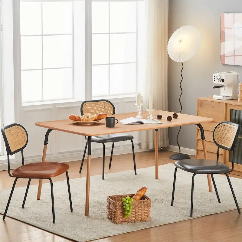 Chaise de salle à manger en cuir PU, assise rembourrée, dossier en rotin, pieds en métal noir, marron